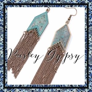 Hanging Arrow Head Shaped Earrings With Dangling Chains